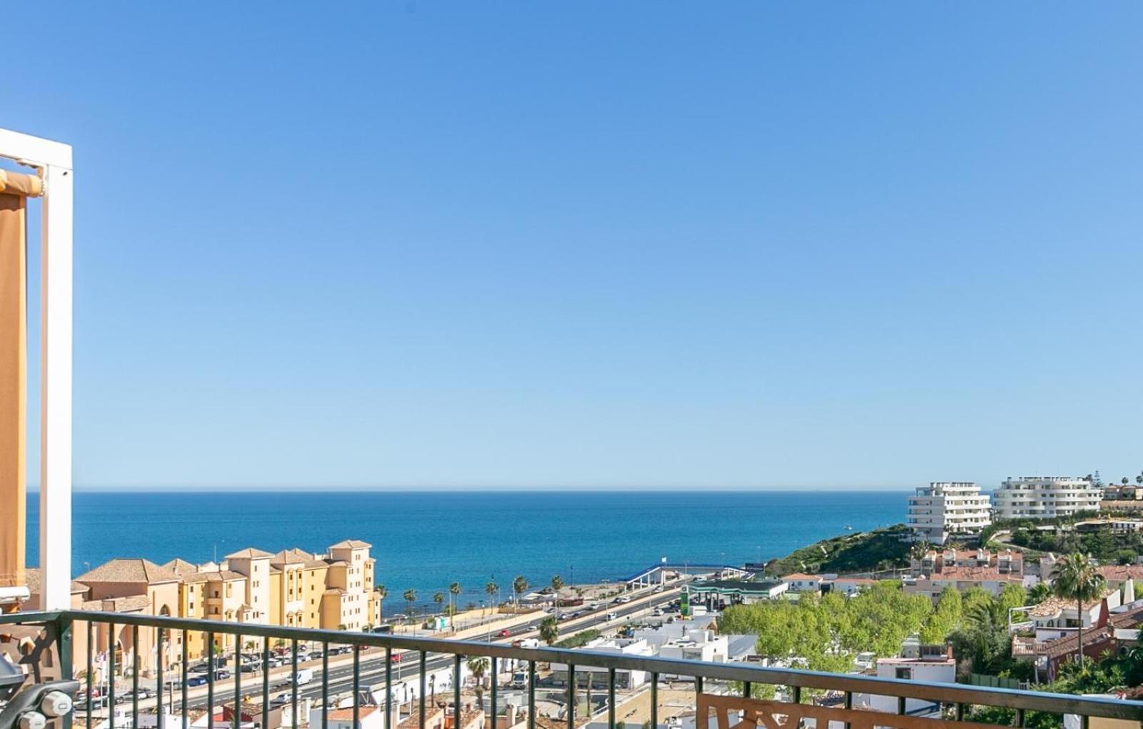 Penthouse Beach Apartment Фуeнхирола Екстериор снимка