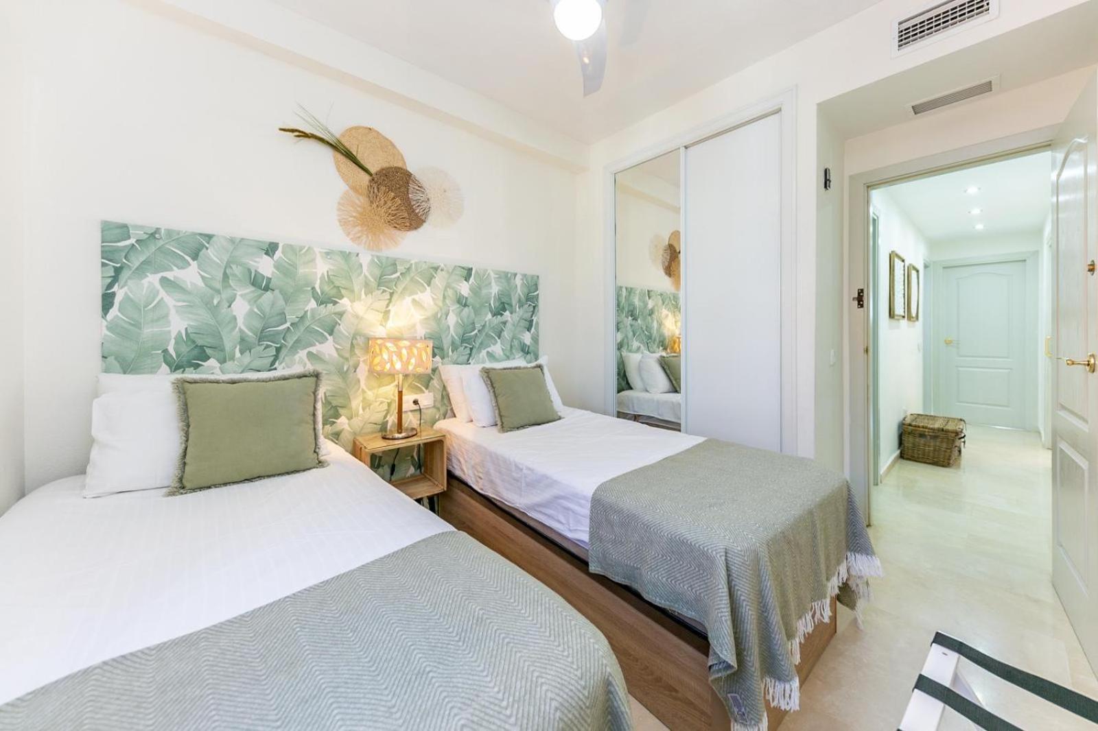Penthouse Beach Apartment Фуeнхирола Екстериор снимка